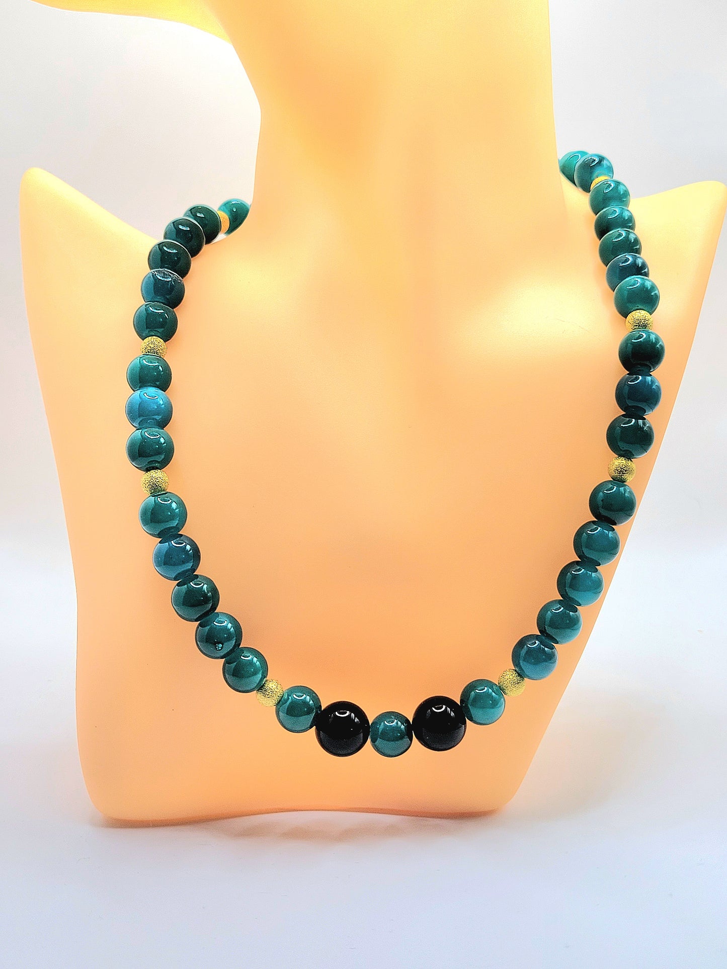 Green Quartzite And Black Agate Necklace