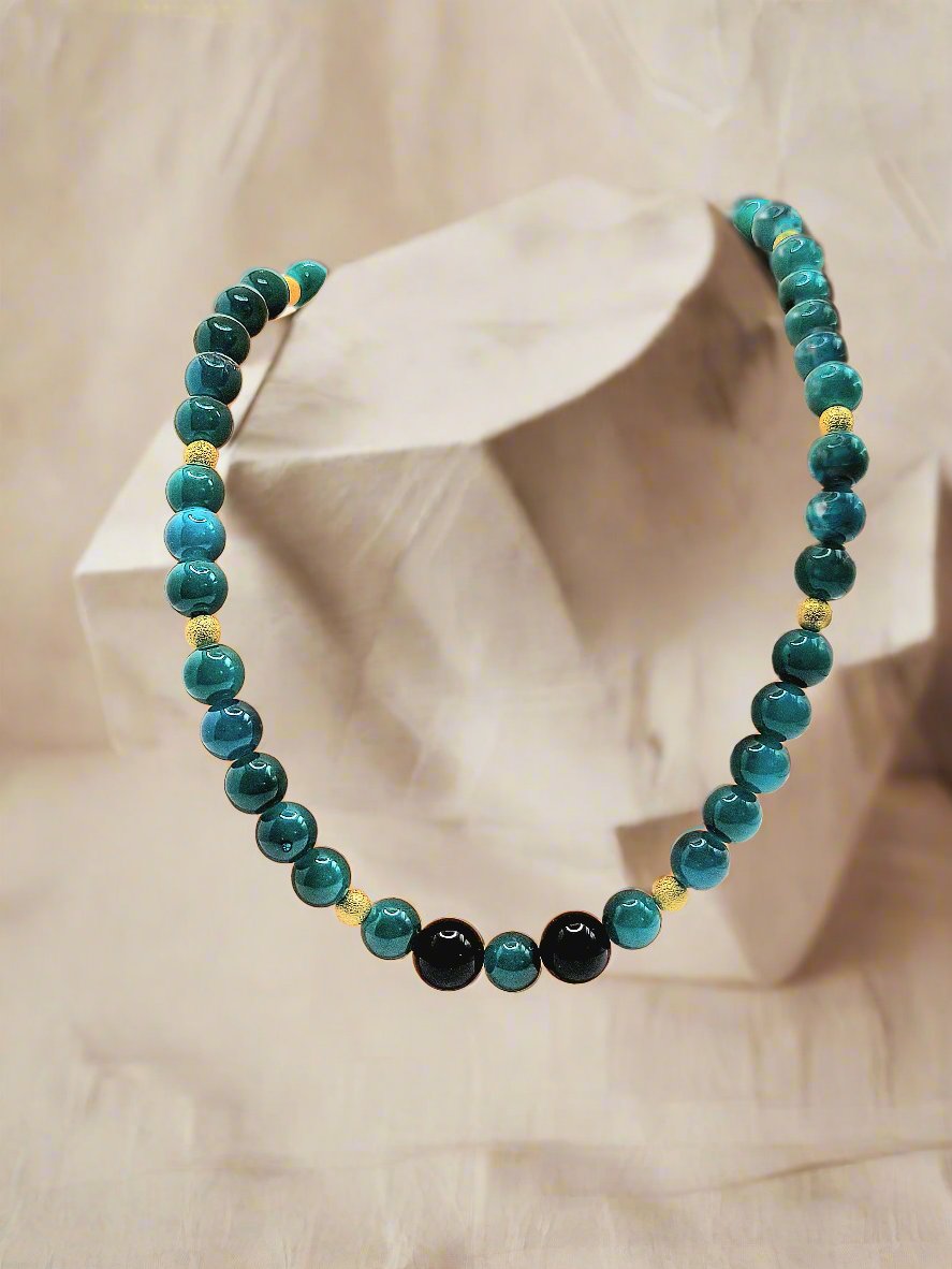 Green Quartzite And Black Agate Necklace