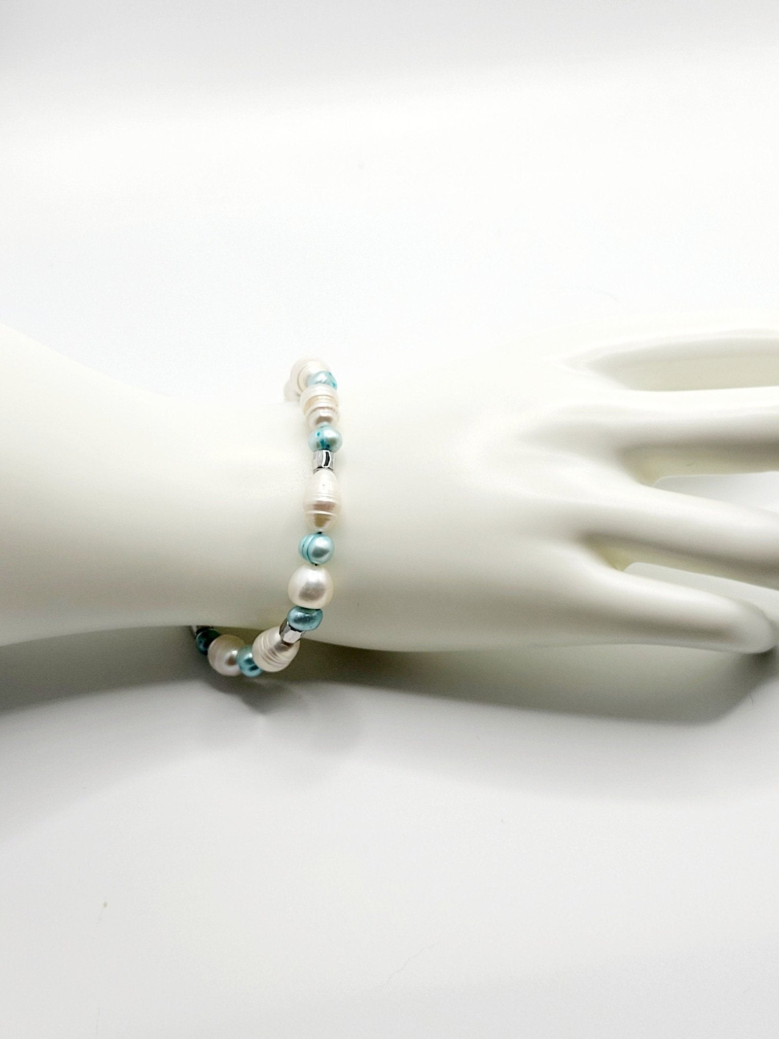 Multicolor Pearl Bracelet - Strings Handmade