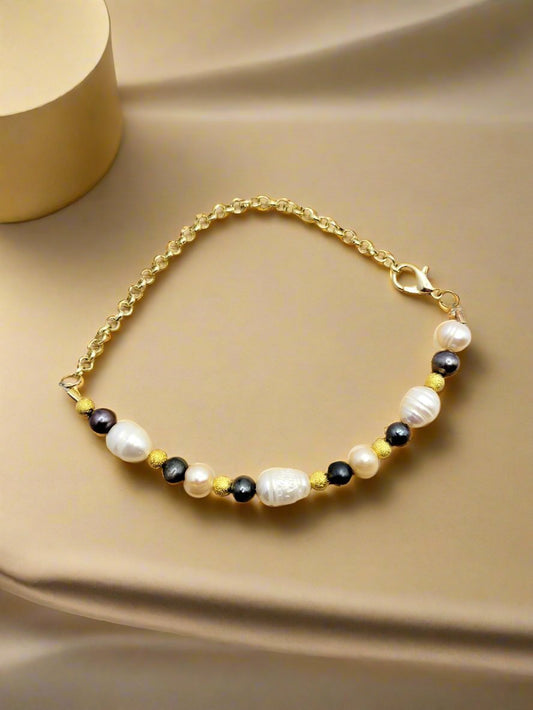 Pearl Bracelet - Strings Handmade