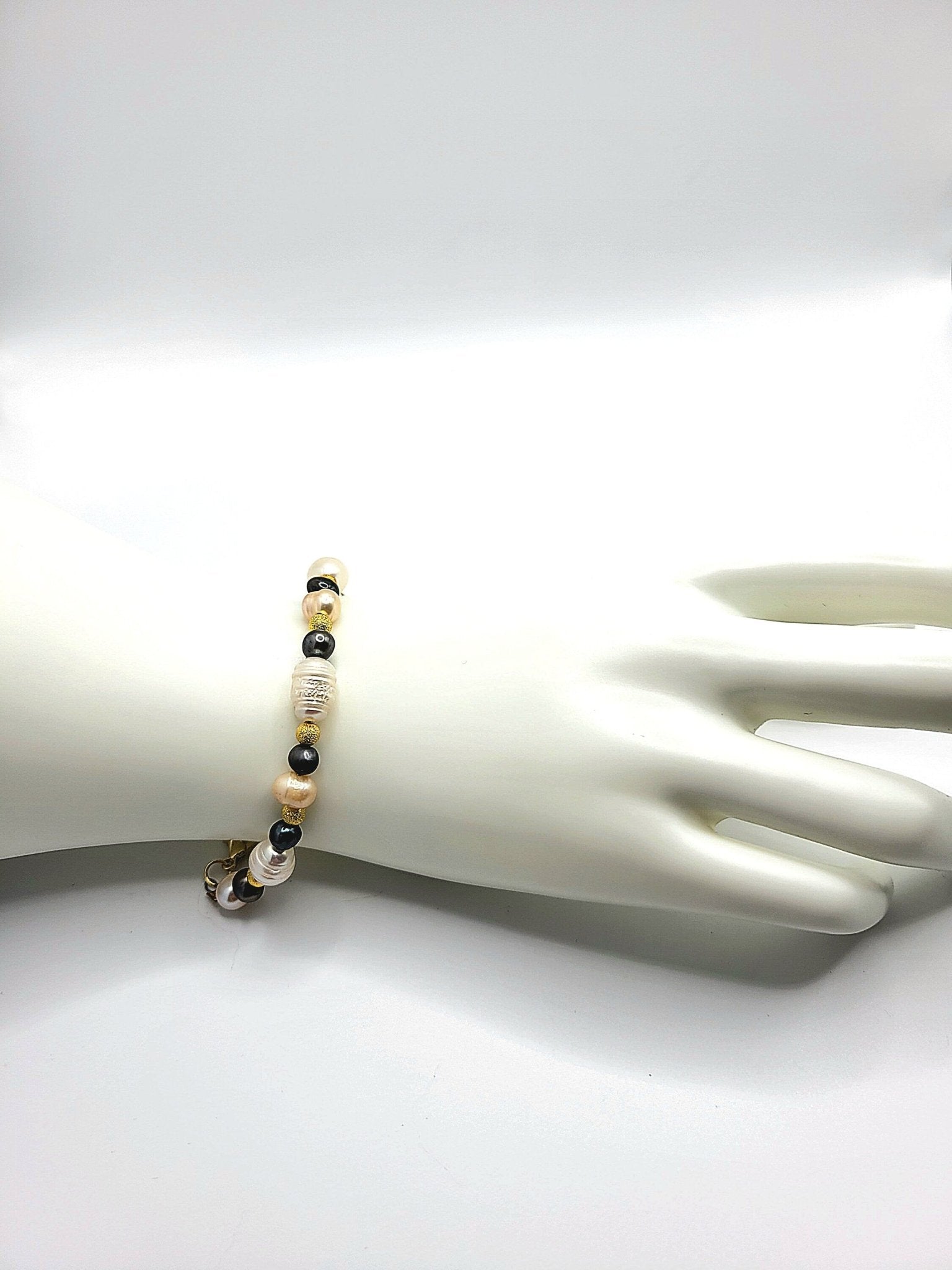 Pearl Bracelet - Strings Handmade